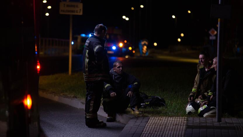 Gaisras „Žalvaryje“, dega pavojingos atliekos