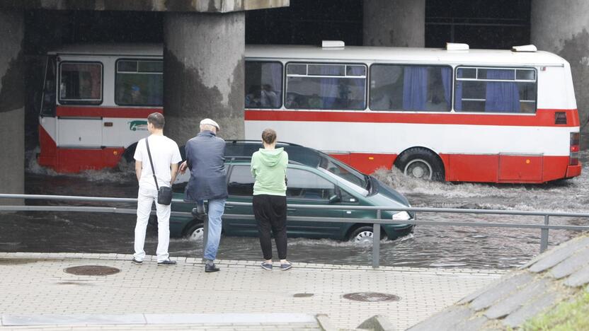 Uostamiestį skandino liūtis