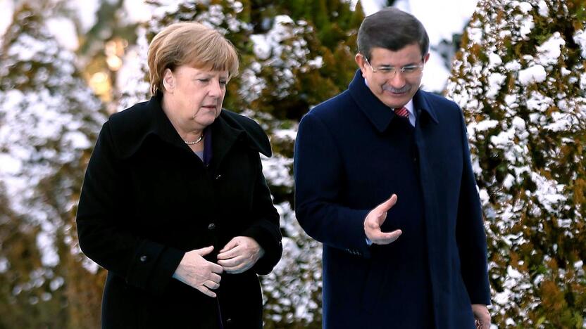 Angela Merkel ir Ahmetas Davutoglu