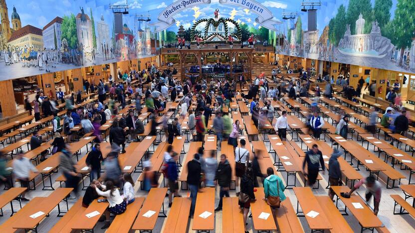 Prasidėjo alaus festivalis „Oktoberfest“