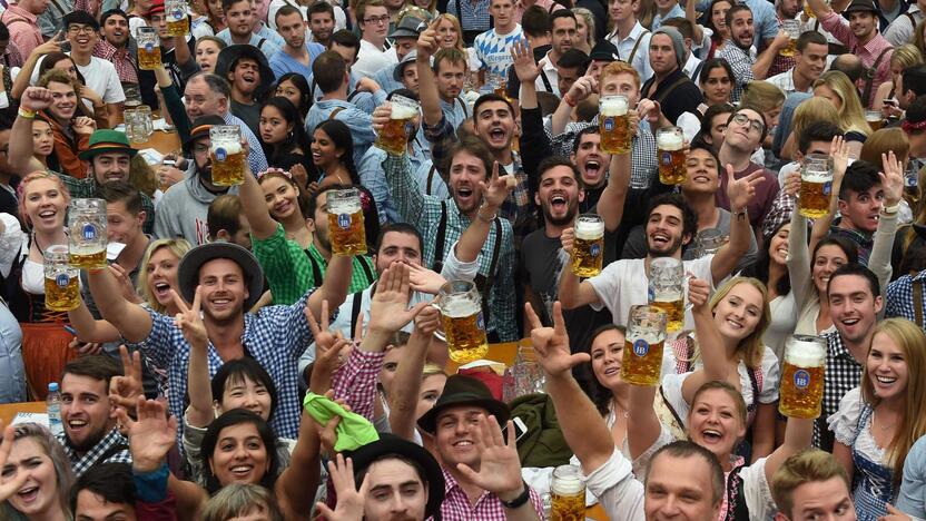 Prasidėjo alaus festivalis „Oktoberfest“