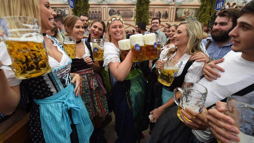 Prasidėjo alaus festivalis „Oktoberfest“