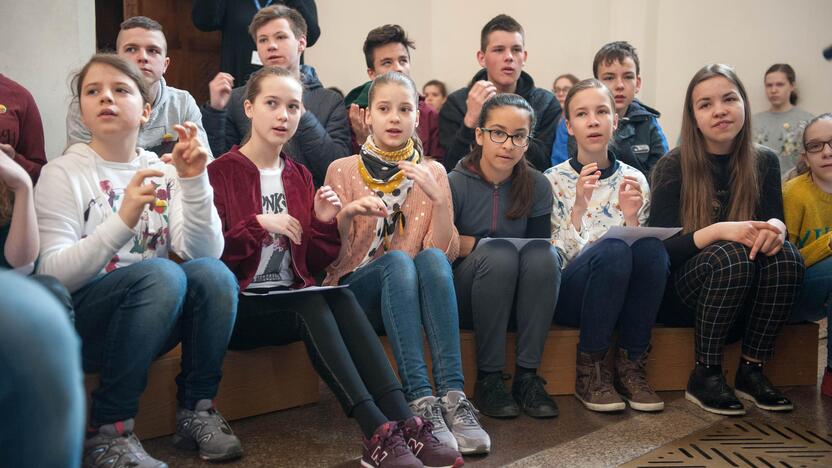 Malda gestų kalba Kauno šv. Pranciškaus Ksavero bažnyčioje