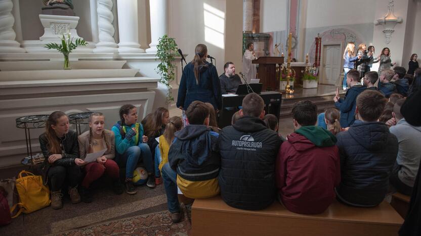 Malda gestų kalba Kauno šv. Pranciškaus Ksavero bažnyčioje