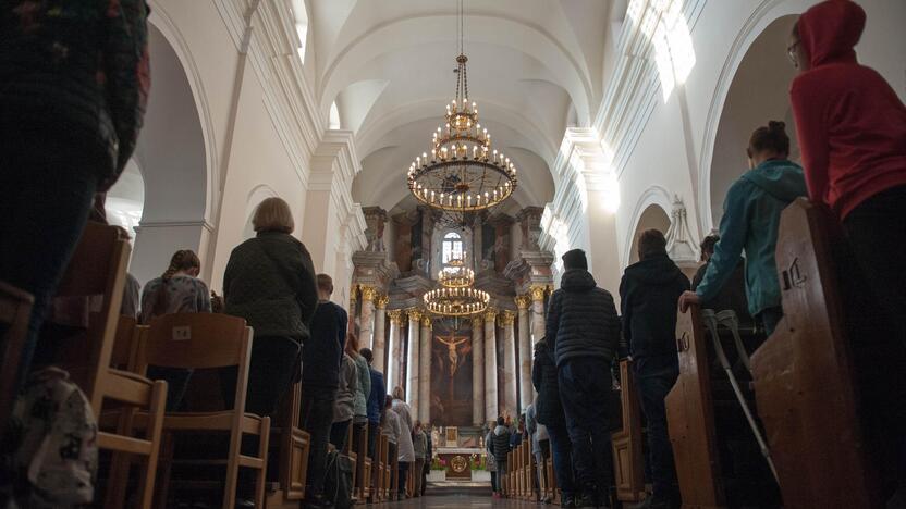 Malda gestų kalba Kauno šv. Pranciškaus Ksavero bažnyčioje