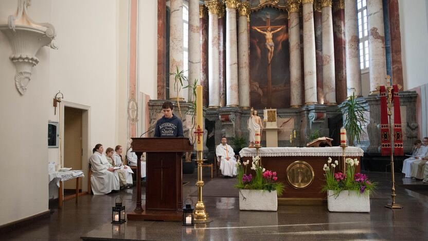 Malda gestų kalba Kauno šv. Pranciškaus Ksavero bažnyčioje