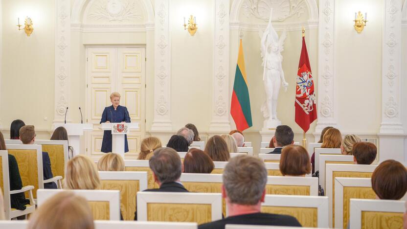 Nacionalinio diktanto konkurso laureatų apdovanojimai