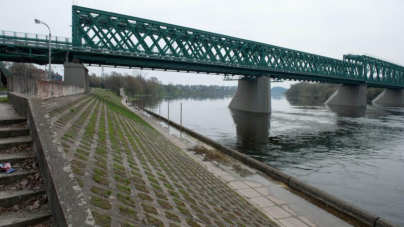 Į Nemuną tekantys teršalai