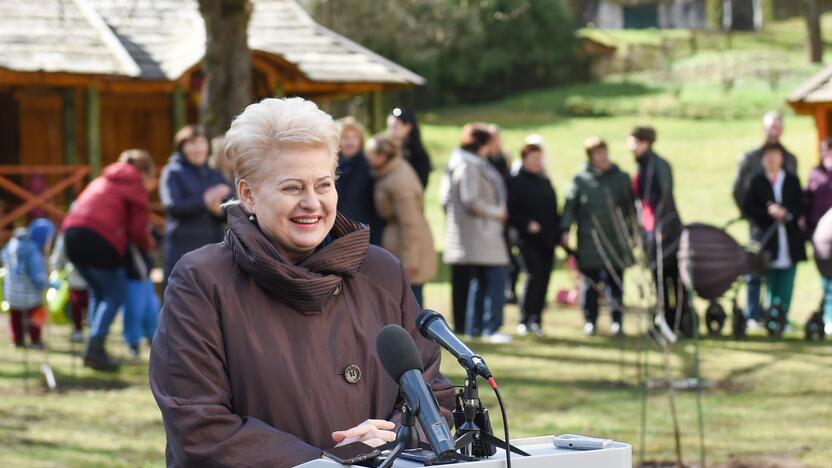 Prezidentė lankėsi Vilniaus kūdikių namuose