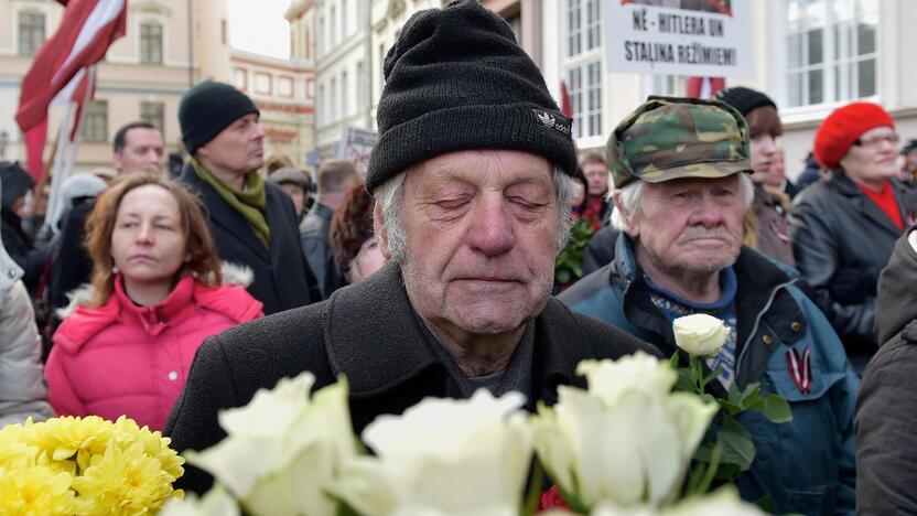 Maždaug 1 500 žmonių dalyvavo Latvijos SS legiono paminėjimo eitynėse Rygoje