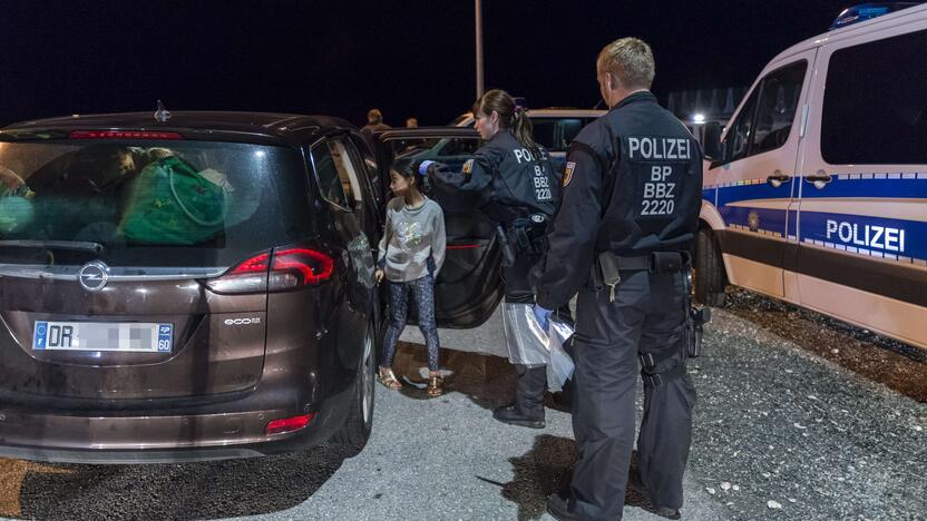 Migrantams suvaldyti Austrijos policijos nepakanka