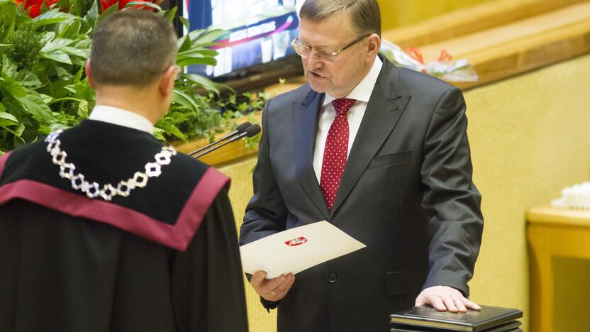 Naujas Seimas susirinko į pirmąjį posėdį