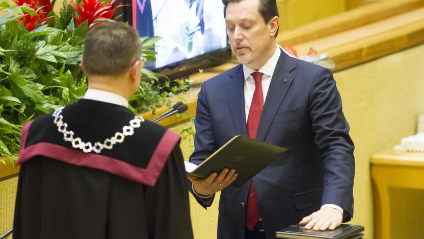 Naujas Seimas susirinko į pirmąjį posėdį