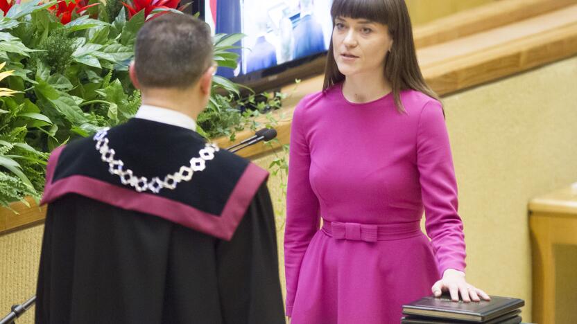 Naujas Seimas susirinko į pirmąjį posėdį