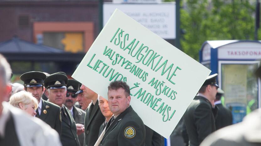 Miškininkų protestas prie Seimo