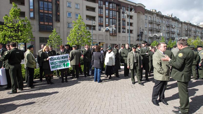 Miškininkų protestas prie Seimo