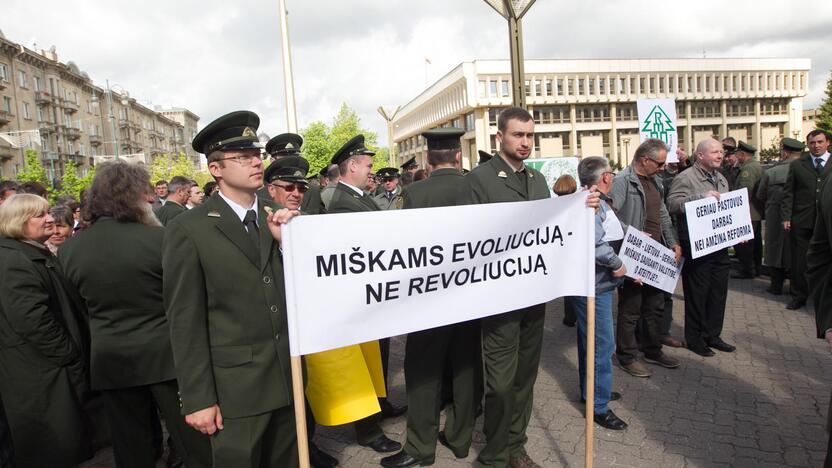 Miškininkų protestas prie Seimo