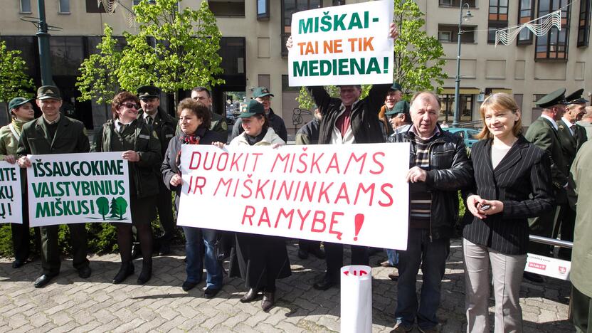 Miškininkų protestas prie Seimo