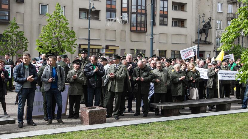 Miškininkų protestas prie Seimo