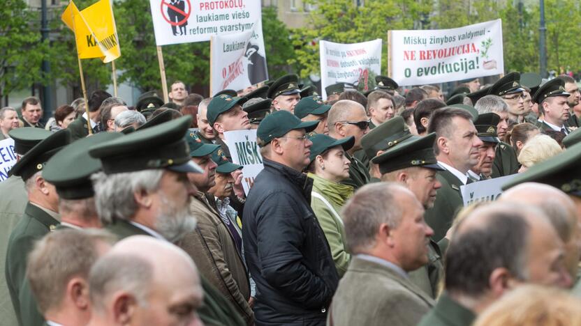 Miškininkų protestas prie Seimo