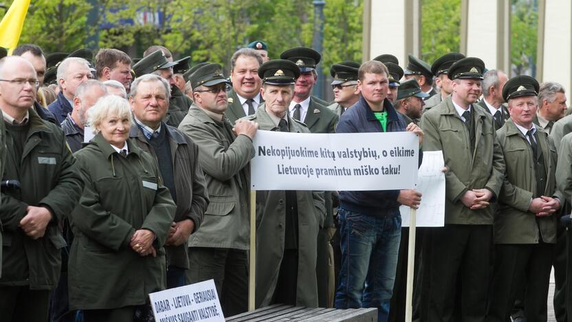 Miškininkų protestas prie Seimo