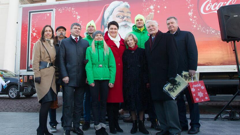 Startavo labdaringas Kalėdų karavanas