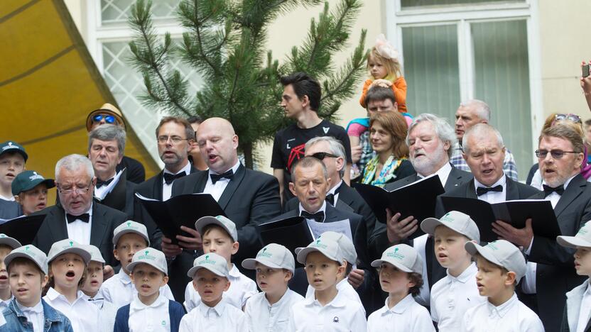 Choras „Ąžuoliukas“ paminėjo Tėvo dieną