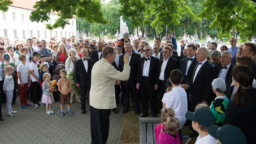 Choras „Ąžuoliukas“ paminėjo Tėvo dieną