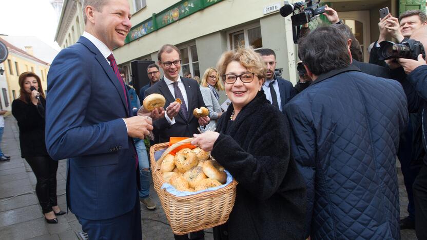 Žydų gatvėje – lentelė hebrajų ir jidiš kalbomis