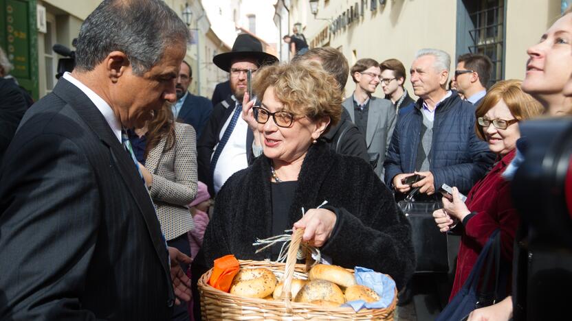 Žydų gatvėje – lentelė hebrajų ir jidiš kalbomis