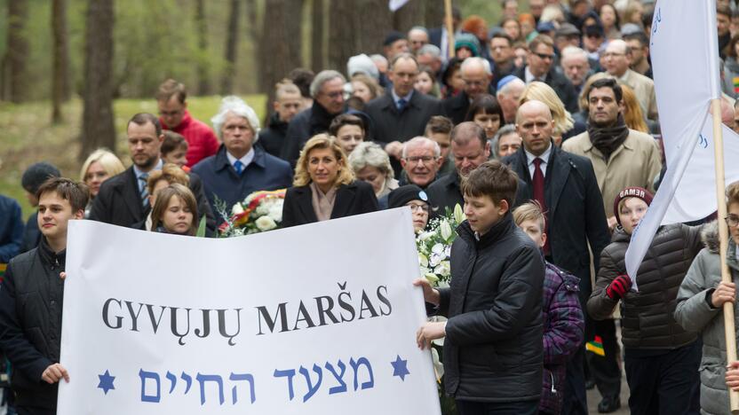 Panerių memoriale vyko Gyvųjų maršo procesija