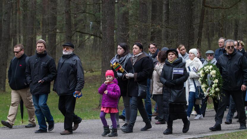 Panerių memoriale vyko Gyvųjų maršo procesija