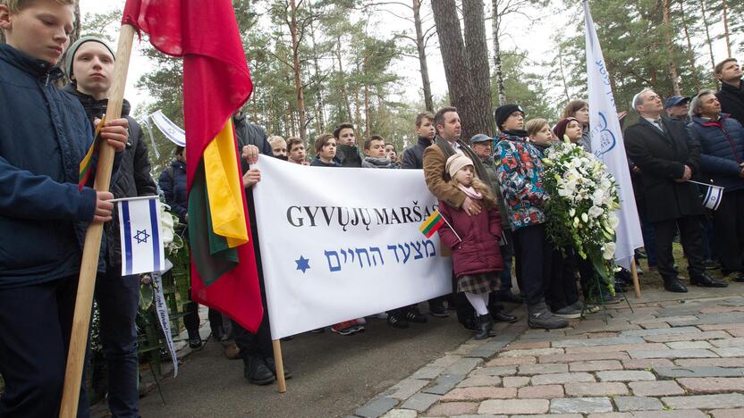 Panerių memoriale vyko Gyvųjų maršo procesija