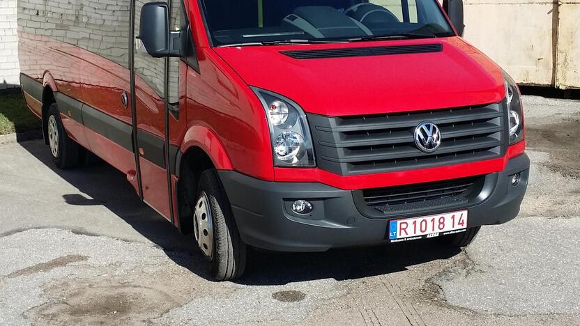 Transportas: naktiniu maršrutu keleivius veš mažos talpos "Volkswagen" markės autobusai.