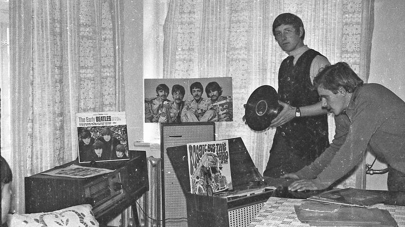 Istorija: kadre įamžintas pirmasis į Šilutę atkeliavęs "The Beatles" diskas ir muzikos perrašymas į magnetines juosteles. 