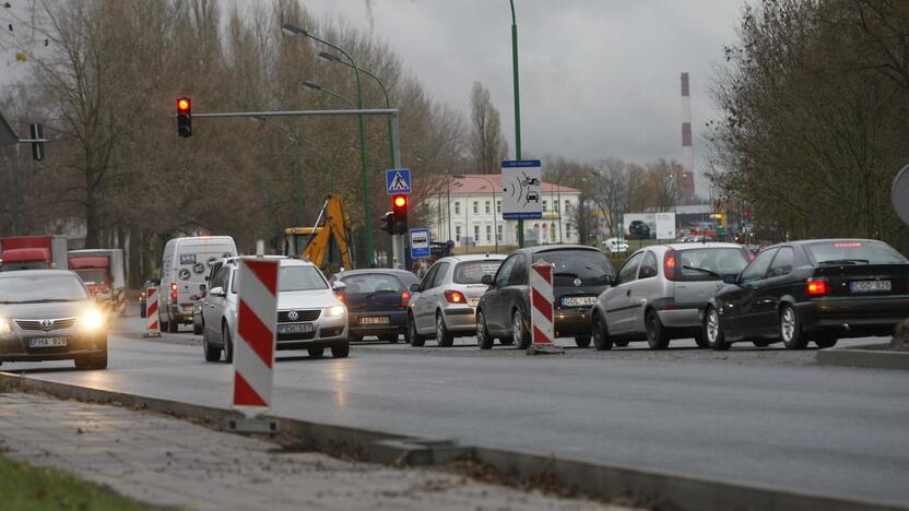 Mokyklos gatvėje remontas jau beveik pasiekė finišą. Liko tik nubraižyti linijas.