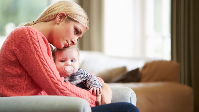 Mama neteko pašalpos už tai, kad  pardavė vaiko rūbelius ir gavo 7 eurus į savo sąskaitą.