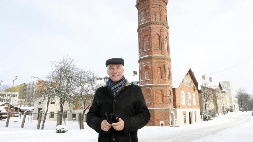 A.Černeckis puoselėja idėją kada nors ant dvarvietės vandens bokšto įtaisyti veikiančią vėjo jėgainę.