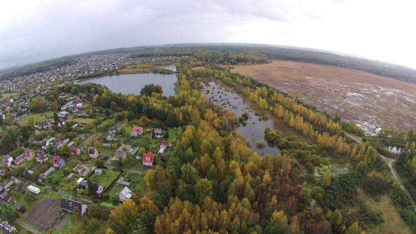 Potvynis: Dituvos sodus skandina potvynis, per dvi savaites pievose susiformavo antras tvenkinys.