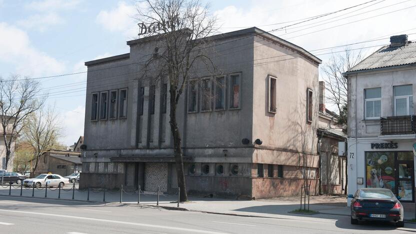 Situacija: rekonstravus Savanorių prospektą, apleistas buvęs kino teatro "Dainos" pastatas toliau gadins vaizdą.