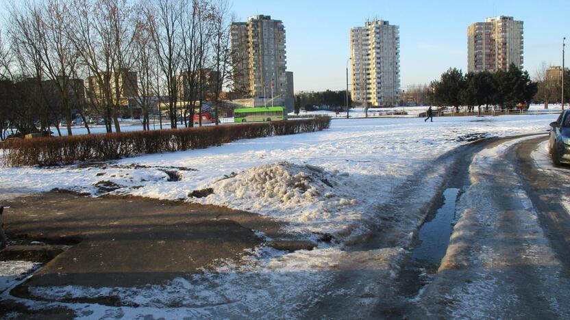 Gyventojai negali prisišaukti komunalininkų pagalbos