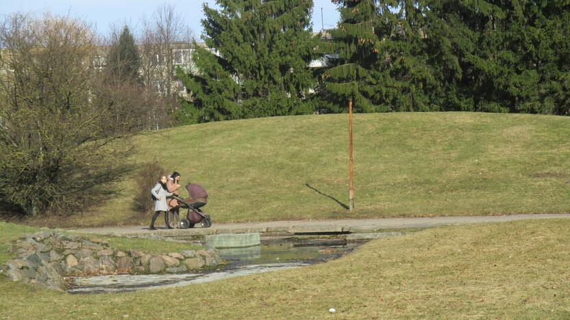 Kauniečiai užplūdo Draugystės parką