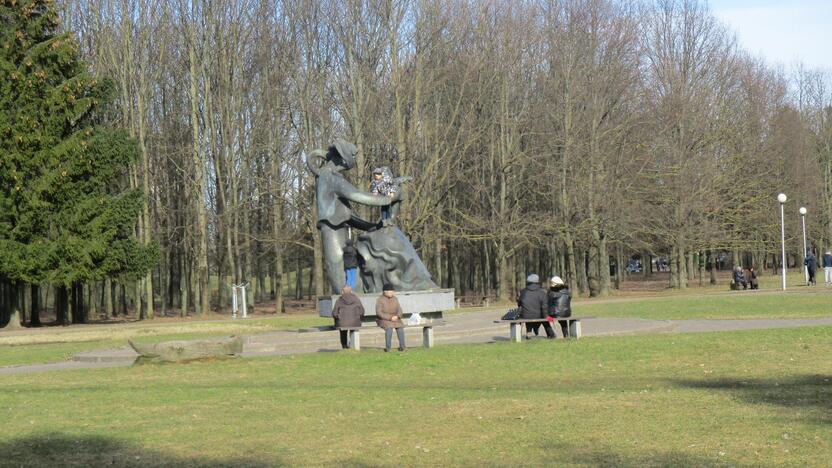 Kauniečiai užplūdo Draugystės parką