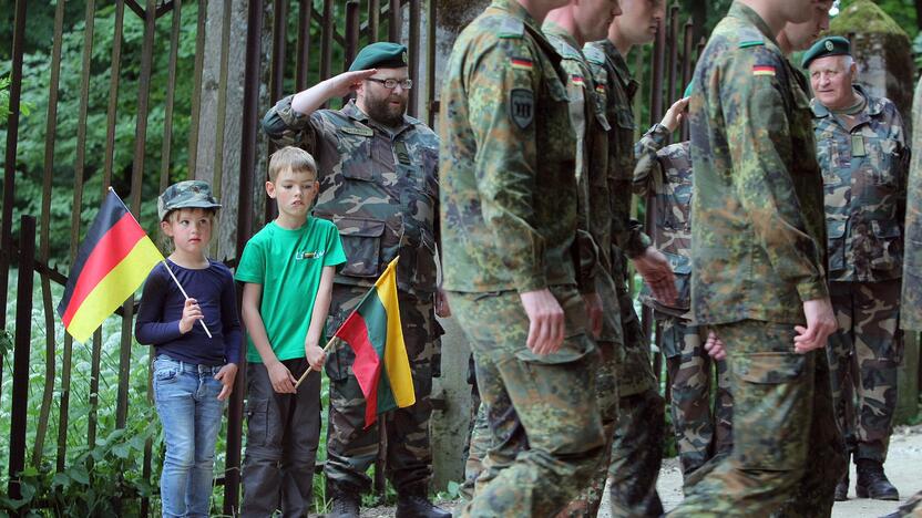 Fredoje sutvarkyti vokiečių karių kapai