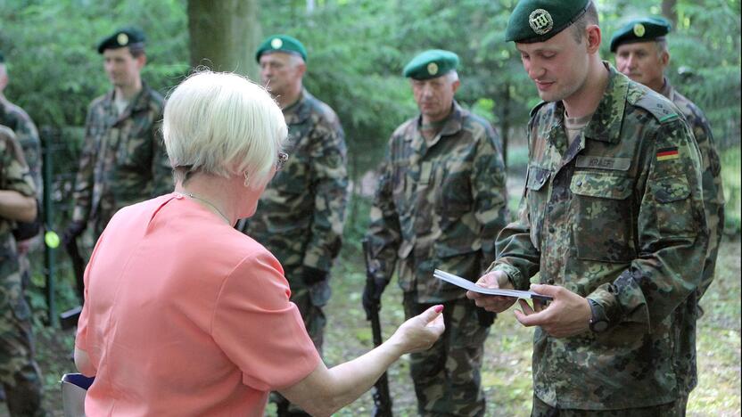 Fredoje sutvarkyti vokiečių karių kapai