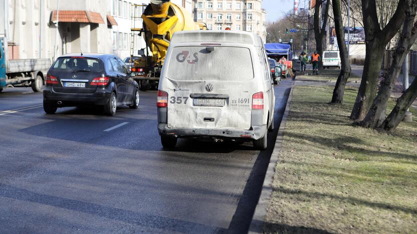 Minijos gatvėje susidūrė trys automobilaii