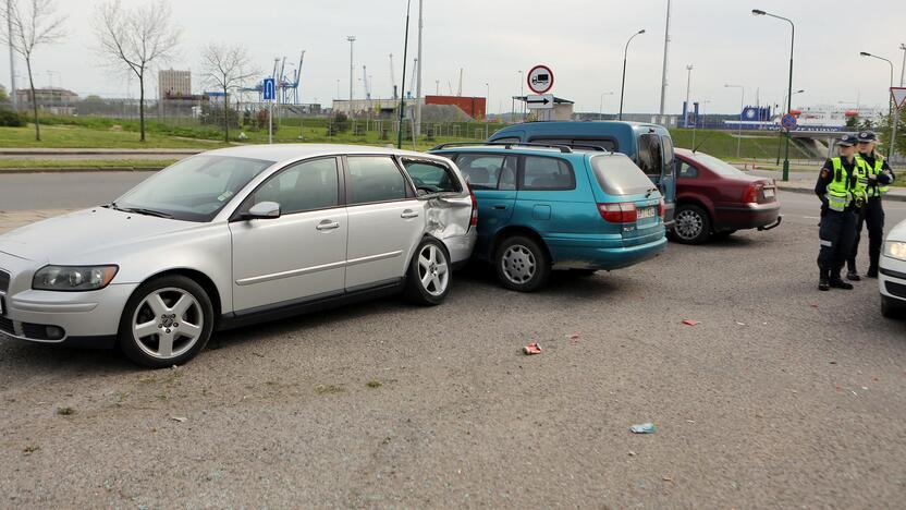 BMW partrenkė motociklininką