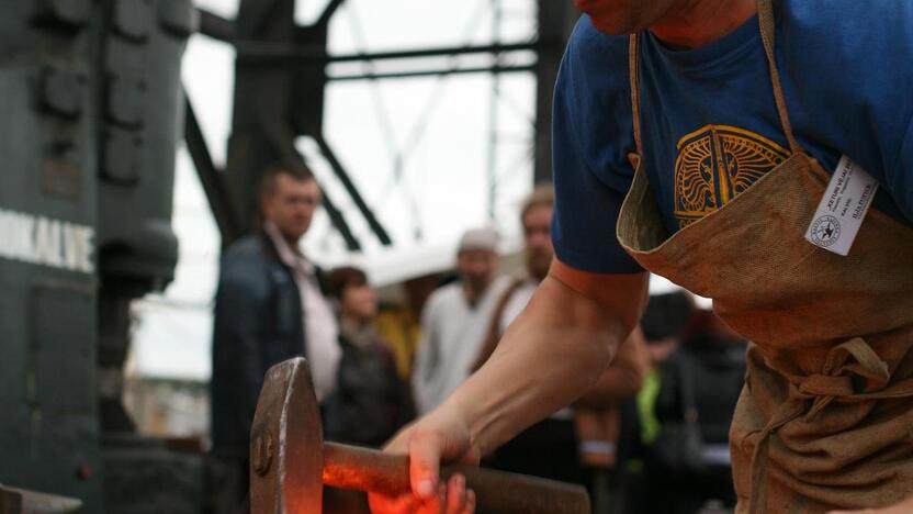 Septintąją vasarą Klaipėdos centre tris dienas priekalus kaitins kalviai.