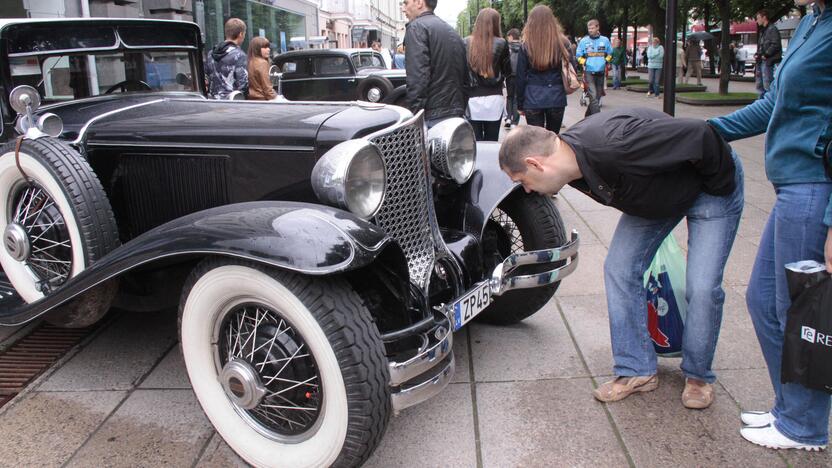 Senoviniai automobiliai nepalieka abejingų