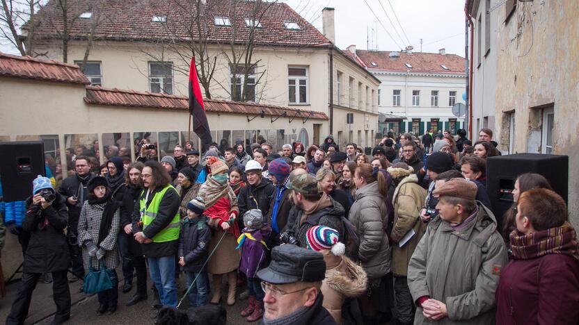 Sostinėje atidengta Užupio Respublikos Konstitucija ukrainiečių kalba